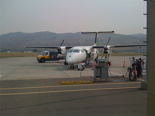 Dash-8 100 at Kamloops Airport